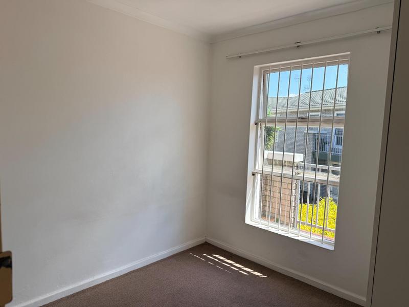2 Bedroom Property for Sale in Oakglen Western Cape